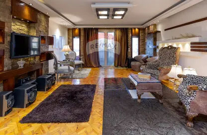 Apartment - 3 Bedrooms - 1 Bathroom for sale in Shaarawy St. - Laurent - Hay Sharq - Alexandria