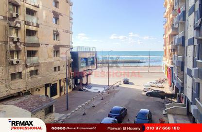 Apartment - 3 Bedrooms - 2 Bathrooms for sale in Al Geish Road - El Mandara - Hay Than El Montazah - Alexandria