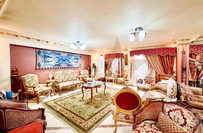 شقة - 5 غرف نوم - 3 حمامات للبيع في شارع كمال الدين صلاح - سموحة - حي شرق - الاسكندرية
