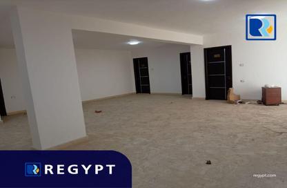 Office Space - 4 Bedrooms - 3 Bathrooms for rent in Al Laselky St. - El Laselky - New Maadi - Hay El Maadi - Cairo