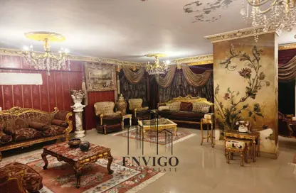 Apartment - 5 Bedrooms - 3 Bathrooms for sale in Abdel Hay Hegazy St. - 8th Zone - Nasr City - Cairo