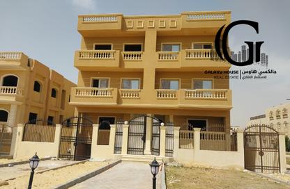 Apartment - 3 Bedrooms - 2 Bathrooms for sale in 2nd Neighborhood - 3rd District East - Shorouk City - Cairo