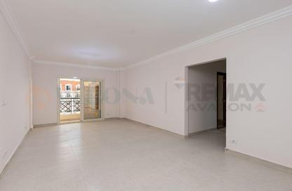 شقة - 2 غرف نوم - 2 حمامات للايجار في صوارى - كمبوندات الاسكندرية - الاسكندرية