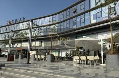 محل تجاري - استوديو - 1 حمام للايجار في محور محمد نجيب - المستثمرين الشمالية - مدينة القاهرة الجديدة - القاهرة