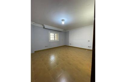 Apartment - 4 Bedrooms - 3 Bathrooms for sale in Nagy Essa Al Tahawy St. - 10th Zone - Nasr City - Cairo
