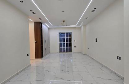Apartment - 3 Bedrooms - 3 Bathrooms for sale in Gate 4 - Mena - Hadayek El Ahram - Giza
