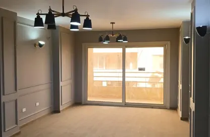 شقة - 3 غرف نوم - 2 حمامات للبيع في طريق المقطم القطاميه - الهضبة الوسطي - المقطم - القاهرة