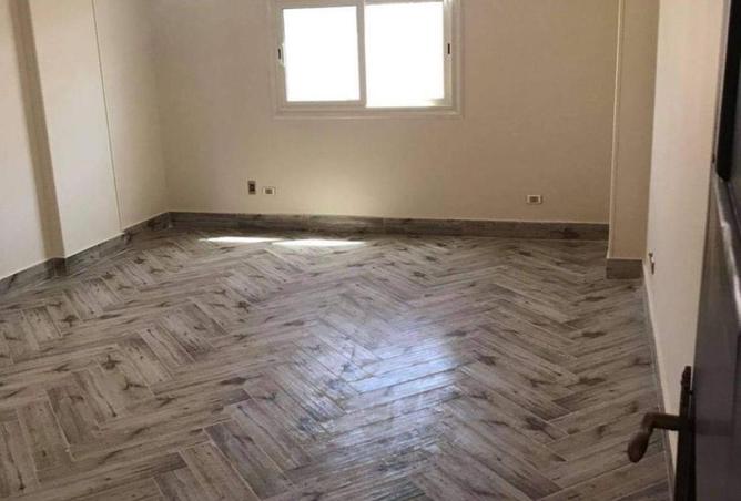 82101387 - Property Image 2