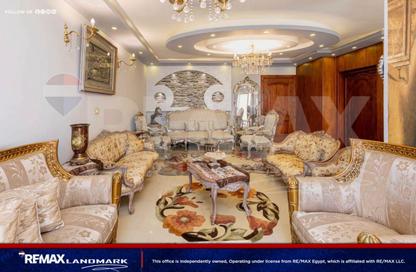 Apartment - 5 Bedrooms - 2 Bathrooms for sale in Al Geish Road - Cleopatra - Hay Sharq - Alexandria