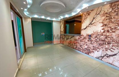 Apartment - 4 Bedrooms - 2 Bathrooms for sale in Doctor Al Sabongy St. - Saba Basha - Hay Sharq - Alexandria
