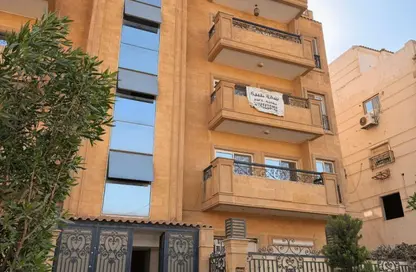 Apartment - 3 Bedrooms - 3 Bathrooms for sale in Street 16 - 11th District - Sheikh Zayed City - Giza
