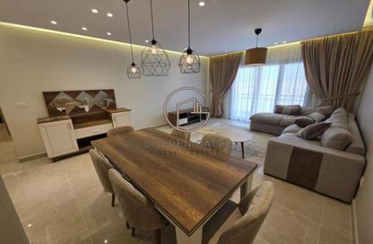شقة - 2 غرف نوم - 2 حمامات للايجار في مون ريزيدنس - فيفث سكوير - التجمع الخامس - مدينة القاهرة الجديدة - القاهرة