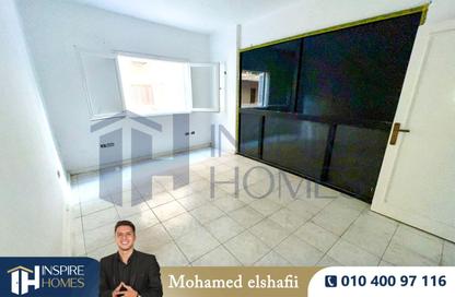 Office Space - 2 Bedrooms - 1 Bathroom for rent in Janaklees - Hay Sharq - Alexandria