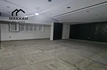 Office Space - 3 Bedrooms - 1 Bathroom for rent in Salah Salem St. - Roxy - Heliopolis - Masr El Gedida - Cairo