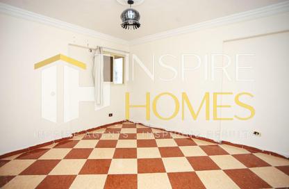 Apartment - 3 Bedrooms - 1 Bathroom for sale in Sporting - Hay Sharq - Alexandria Apartment - 3 Bedrooms - 1 Bathroom for sale in Sporting - Hay Sharq - Alexandria