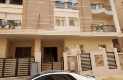 Apartment - 3 Bedrooms - 1 Bathroom for sale in Gardenia Springs - Ext North Inves Area - New Cairo City - Cairo