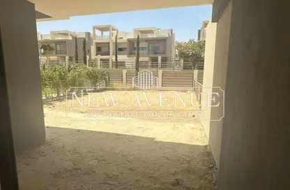 Townhouse - 3 Bedrooms - 2 Bathrooms for sale in Fifth Square - The 5th Settlement - New Cairo City - Cairo