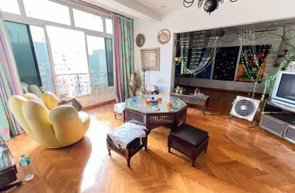 Apartment - 2 Bedrooms - 2 Bathrooms for sale in El Shatby - Hay Wasat - Alexandria