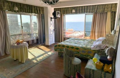 Apartment - 2 Bedrooms - 2 Bathrooms for sale in El Shatby - Hay Wasat - Alexandria
