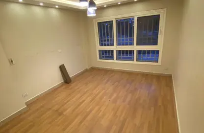 شقة - 3 غرف نوم - 2 حمامات للبيع في B12 - مدينتي - القاهرة