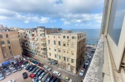 Apartment - 3 Bedrooms - 1 Bathroom for rent in El Mansheya - Hay El Gomrok - Alexandria