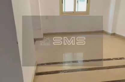 Apartment - 2 Bedrooms - 1 Bathroom for rent in Musab Bin Omair St. - Area E - Ganoob El Acadimia - New Cairo City - Cairo
