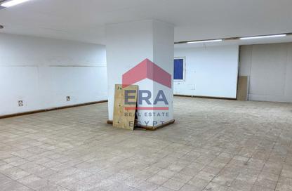 Shop - Studio - 2 Bathrooms for rent in Degla Square - Degla - Hay El Maadi - Cairo