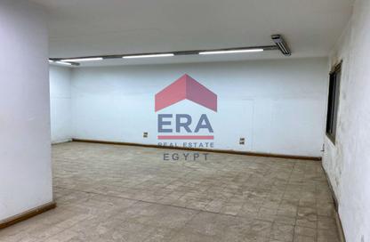 Shop - Studio - 2 Bathrooms for rent in Degla Square - Degla - Hay El Maadi - Cairo