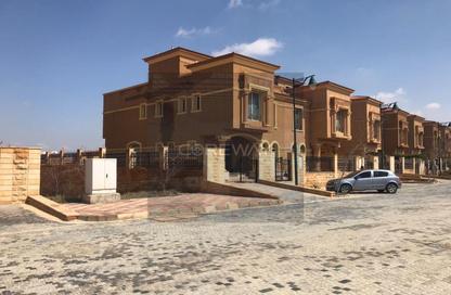 Twin House - 5 - 5 for sale in Royal Meadows - Sheikh Zayed Compounds - Sheikh Zayed City - Giza Twin House - 5 - 5 for sale in Royal Meadows - Sheikh Zayed Compounds - Sheikh Zayed City - Giza