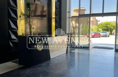 Clinic - 2 Bedrooms - 1 Bathroom for sale in Bank Center Street - South Teseen St. - The 5th Settlement - New Cairo City - Cairo
