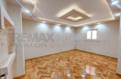 Apartment - 3 Bedrooms - 3 Bathrooms for sale in Miami - Hay Awal El Montazah - Alexandria