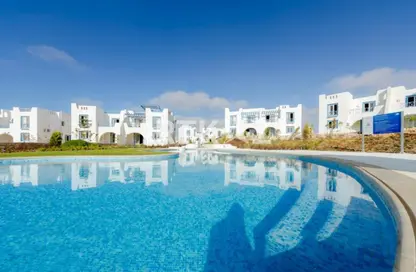 Chalet - 2 Bedrooms - 2 Bathrooms for sale in Mountain View - Ras Al Hekma - North Coast