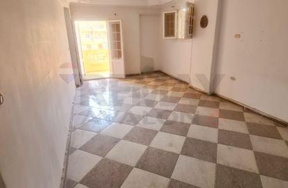 Apartment - 3 Bedrooms - 1 Bathroom for sale in Sidi Beshr - Hay Awal El Montazah - Alexandria