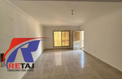 Apartment - 2 Bedrooms - 2 Bathrooms for sale in Ahmed Al Zomor St. - 9th Zone - Nasr City - Cairo