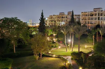 Apartment - 3 Bedrooms - 2 Bathrooms for sale in Zayed 2000 - 4th District - Sheikh Zayed City - Giza