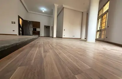 شقة - 3 غرف نوم - 3 حمامات للايجار في شارع دكتور ياسين عبد الغفار - المنطقة ج - حى جنوب الاكايمية - مدينة القاهرة الجديدة - القاهرة