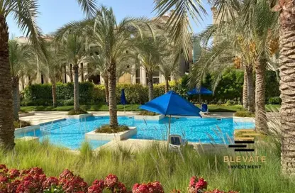 فيلا - 4 غرف نوم - 4 حمامات للايجار في الباتيو 5 ايست - الباتيو - كمبوندات الشروق - مدينة الشروق - القاهرة