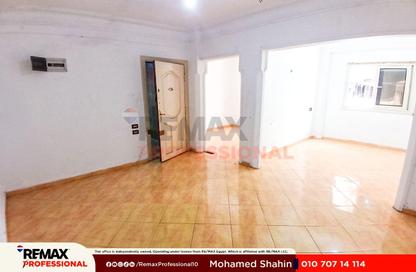Apartment - 2 Bedrooms - 1 Bathroom for rent in Al Mosheer Ahmed Ismail St. - Sidi Gaber - Hay Sharq - Alexandria
