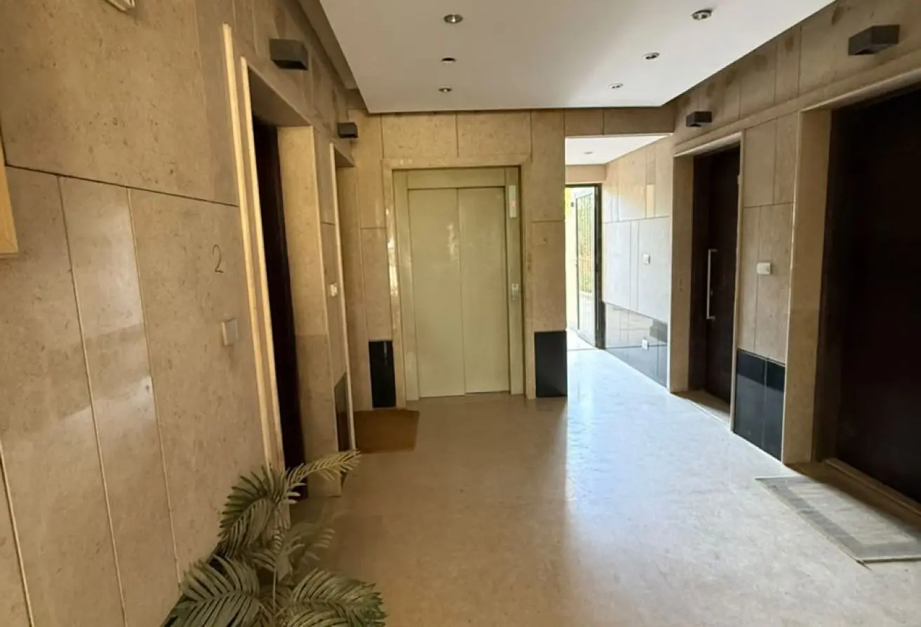 107122402 - Property Main Image