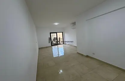 شقة - 3 غرف نوم - 2 حمامات للايجار في مون ريزيدنس - فيفث سكوير - التجمع الخامس - مدينة القاهرة الجديدة - القاهرة