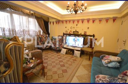 Apartment - 3 Bedrooms - 2 Bathrooms for sale in Al Fath St. - Fleming - Hay Sharq - Alexandria