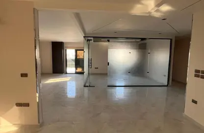 Office Space - 5 Bedrooms - 2 Bathrooms for rent in Maadi - Hay El Maadi - Cairo