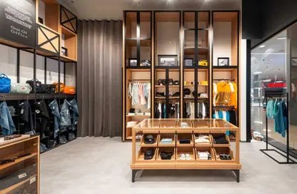 محل تجاري - استوديو - 2 حمامات للايجار في شارع التسعين الجنوبي - التجمع الخامس - مدينة القاهرة الجديدة - القاهرة