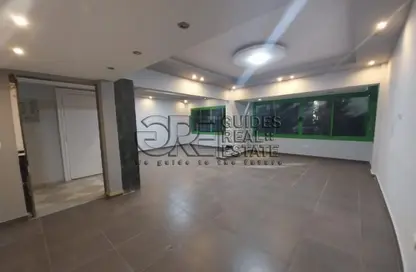 مساحات مكتبية - 3 غرف نوم - 3 حمامات للايجار في ميدان لبنان - المهندسين - الجيزة