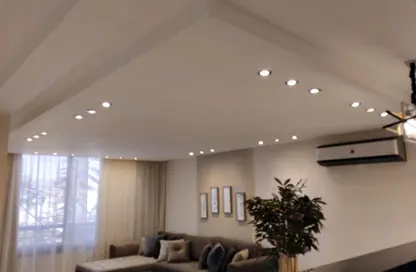 شقة - 3 غرف نوم - 4 حمامات للايجار في ميدان الثوره - الدقي - الجيزة