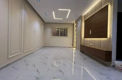 شقة - 2 غرف نوم - 2 حمامات للبيع في البوابة الرابعة - مينا - حدائق الاهرام - الجيزة