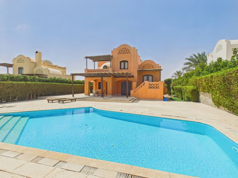 5BR Villa | Private Pool | West Gulf