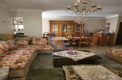 Apartment - 2 Bedrooms - 1 Bathroom for sale in Al Gezira St. - South Investors Area - New Cairo City - Cairo