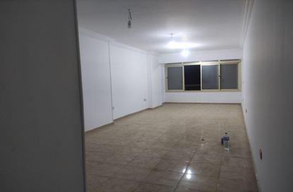 Apartment - 3 Bedrooms - 1 Bathroom for rent in Taha Hussein St. - El Nozha El Gadida - El Nozha - Cairo