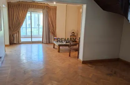 دوبلكس - 3 غرف نوم - 2 حمامات للبيع في شارع صلاح سالم - روكسي - مصر الجديدة - القاهرة